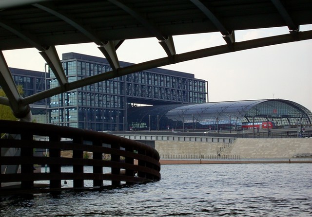 der neue Hauptbahnhof in Berlin - Foto: Stefan Schneider