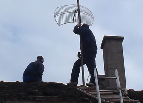 Antenneninstallation - Quelle: Wikimedia