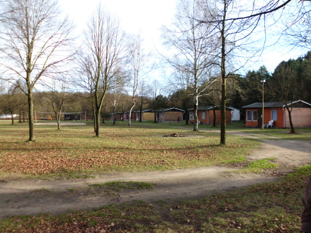 Bungalows und Freifläche in Klein Wall - Foto: Jürgen Schneider 2010